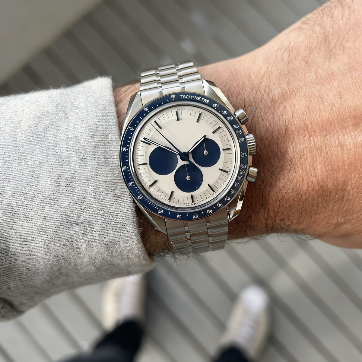 Reloj elegante en color plata