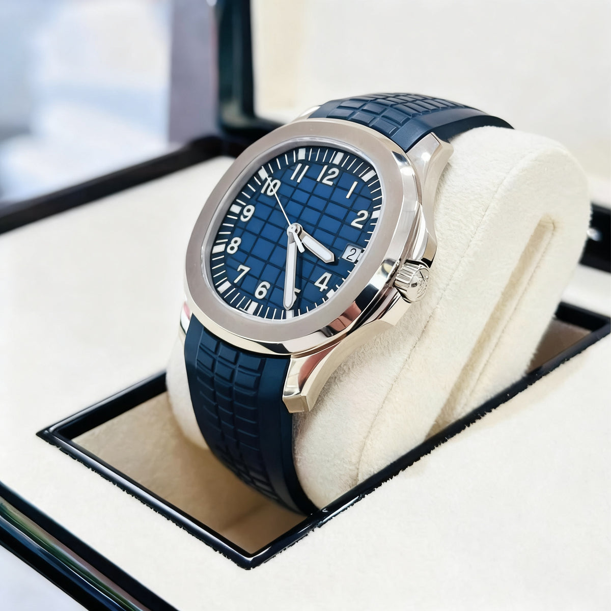 Reloj elegante de pulsera para hombre