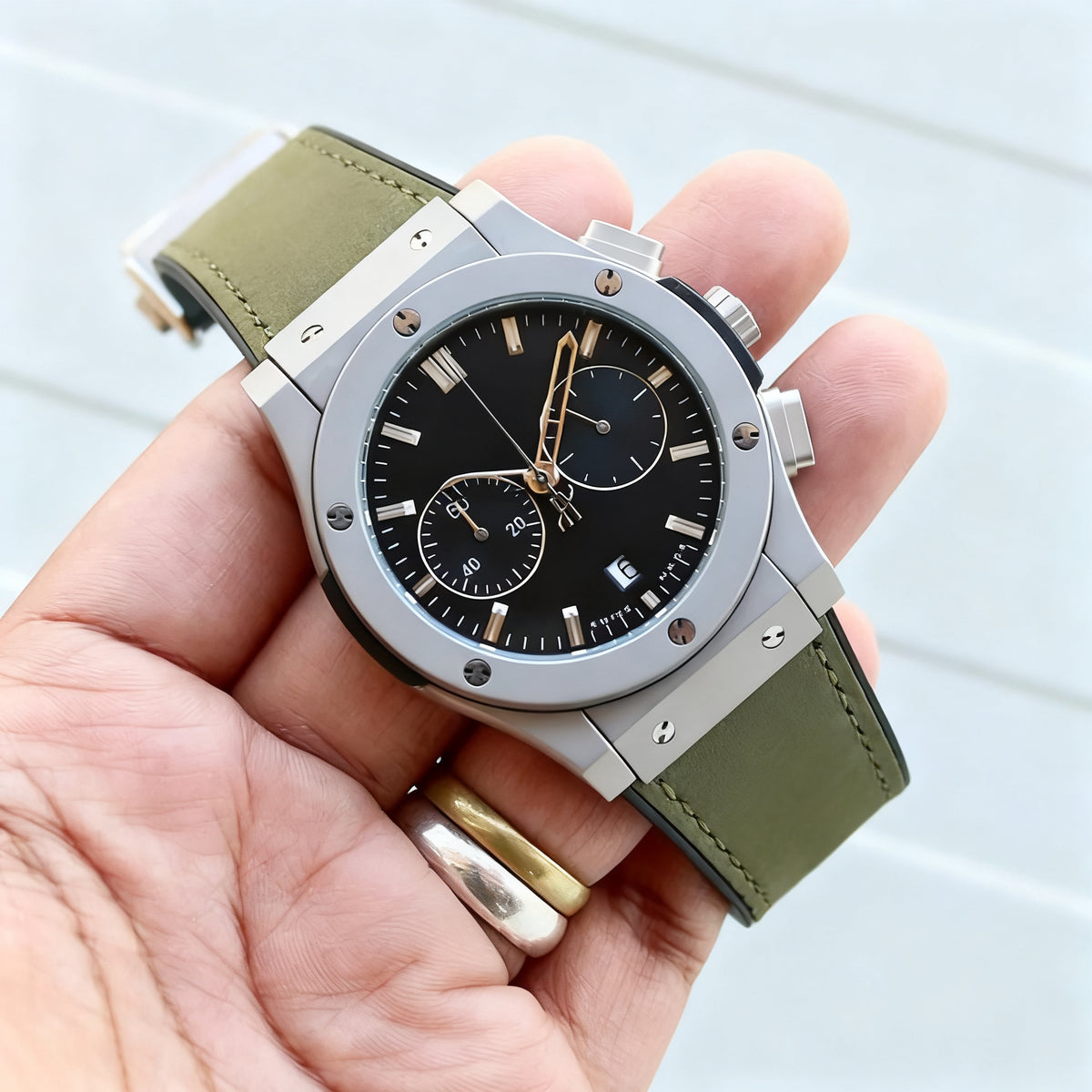 Reloj elegante para hombre color verde