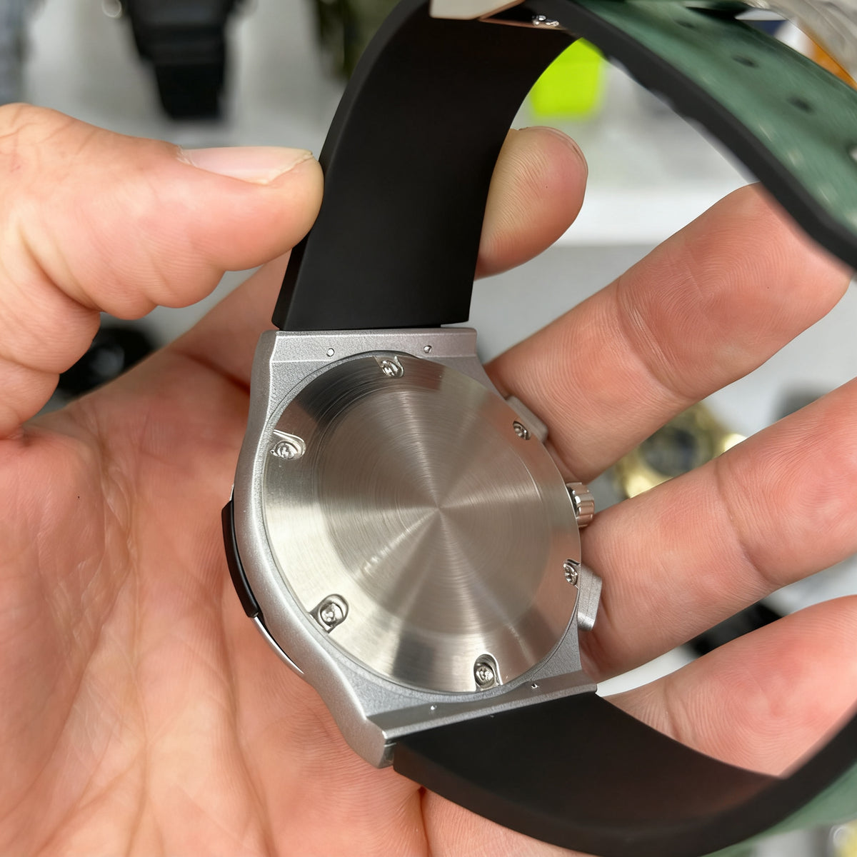 Reloj elegante para hombre color verde