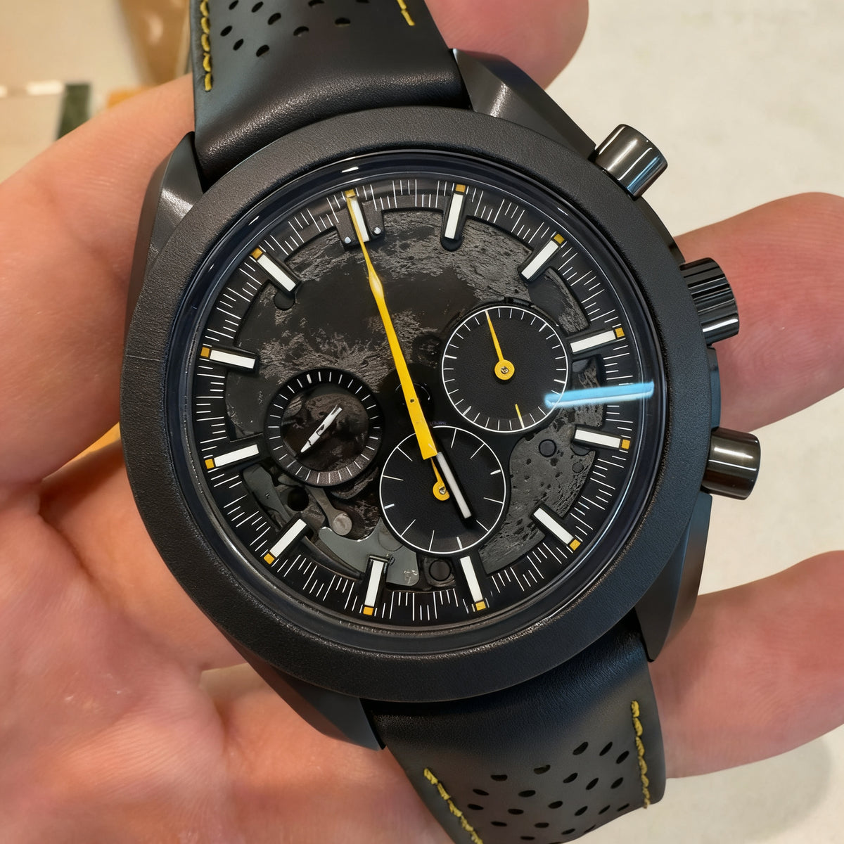 Reloj elegante de pulsera para hombre